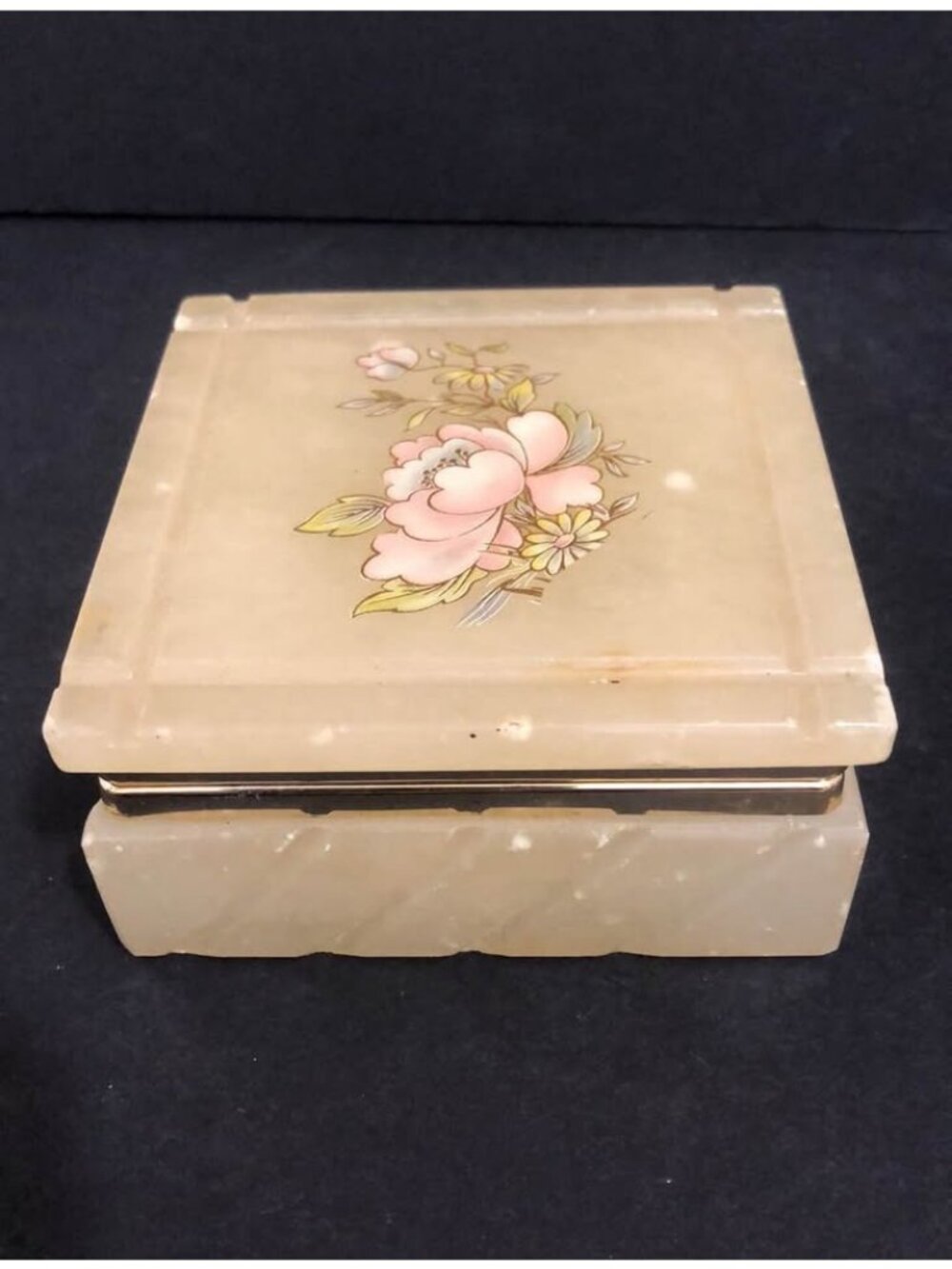 Vintage hand-carved Italian alabaster trinket box